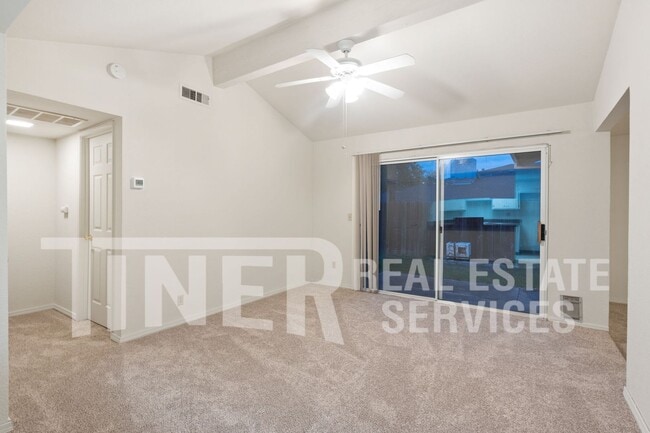 Photo - 6004 Rowan Way