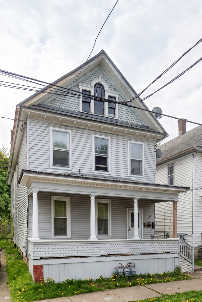 543 E 14th St Unit 1