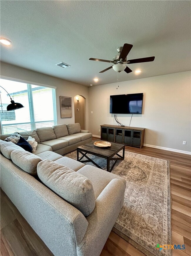 1926 Bayou Wood Ln