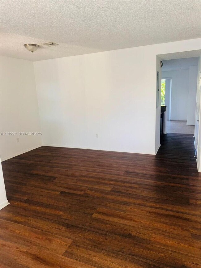 Photo - 4256 NE 9th St