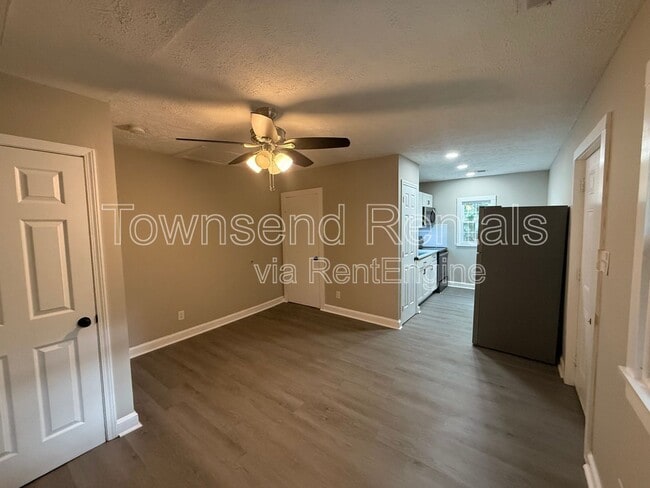 Photo - 807 Branson St Apartment Unit 4