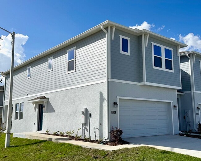 Building Photo - FOR RENT IN DAVENPORT 3 BEDROOMS AND 2.5 BATH