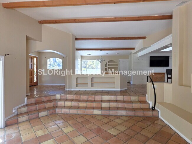AVAILABLE NOW - 3 Bed/2.5 Bath Atascadero Home expansive property