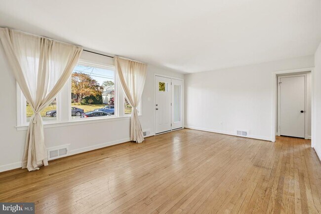 Photo - 2809 Pierpont St