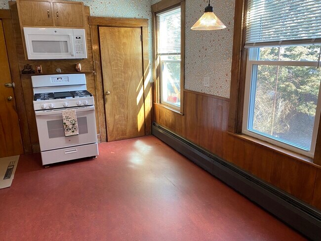 Photo - 230 W Fifth St Unit 2