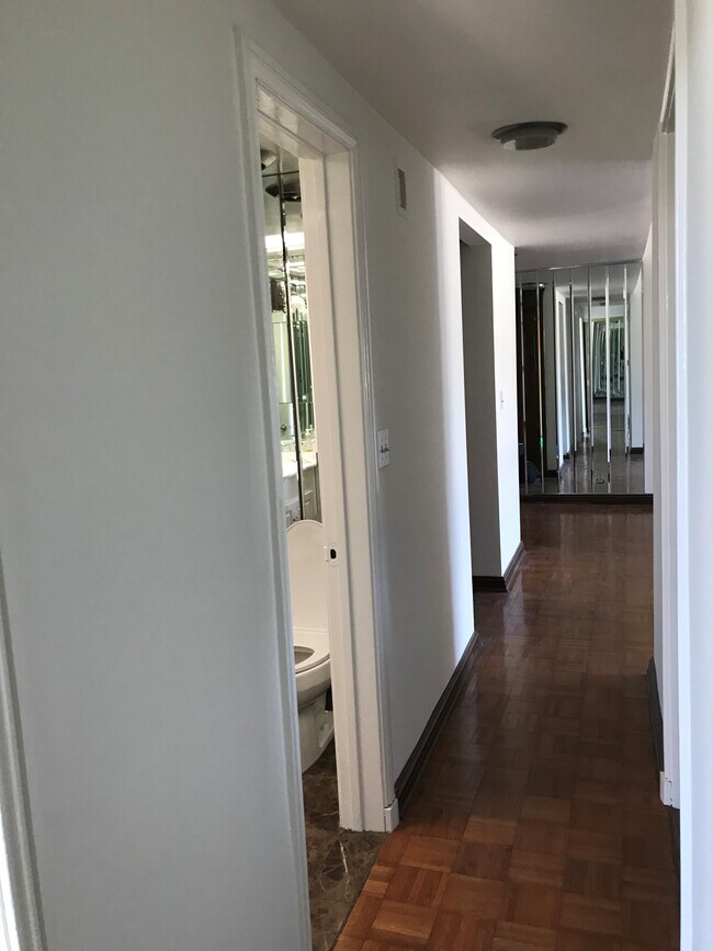 Hallway - 11044 Ophir Dr Unidad Penthouse E