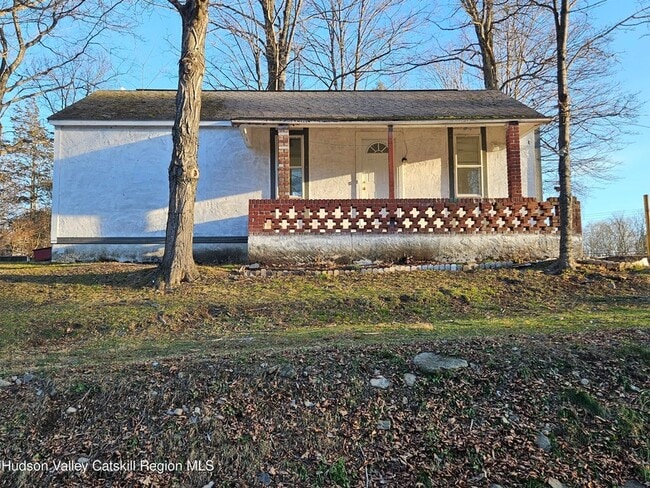 Building Photo - 8 Freehold Mills Dr