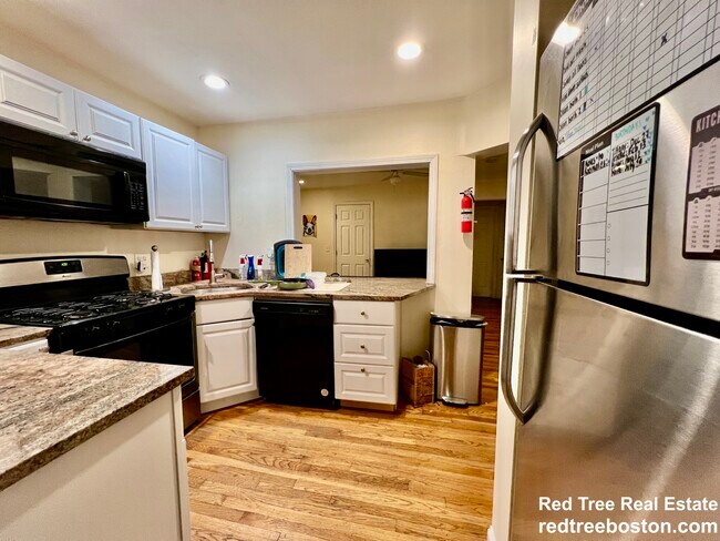 Photo - 62 Egmont St Unit 3