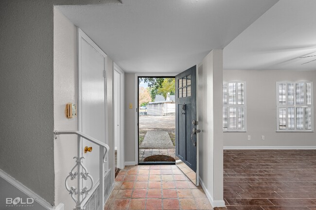 Photo - 3730 Fairfield Ave Unidad 165