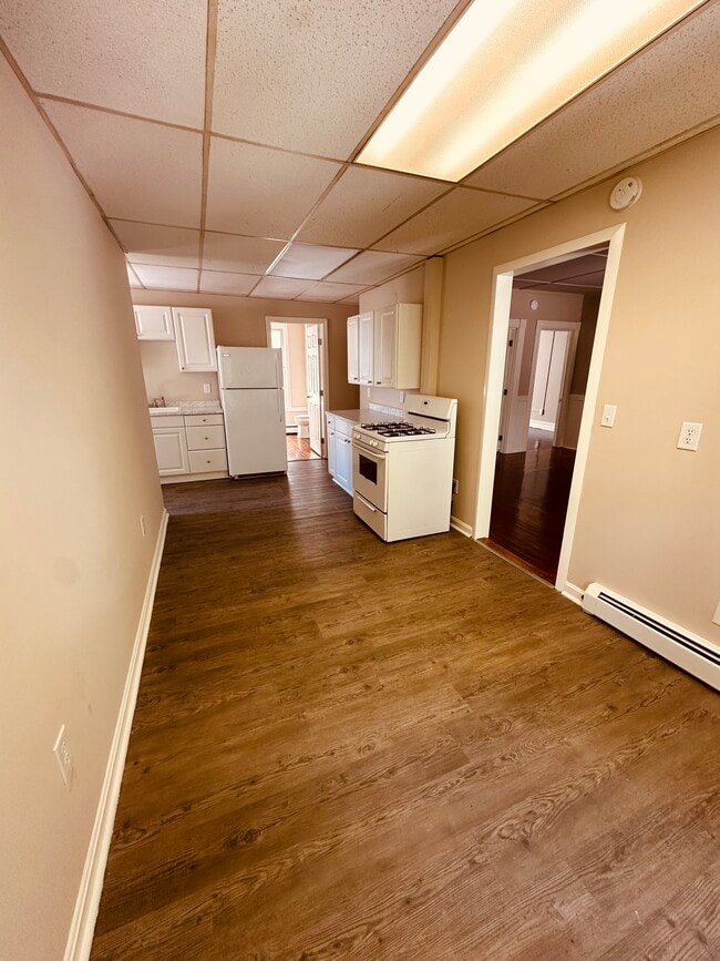 Building Photo - 104 N Main St Unit 102B