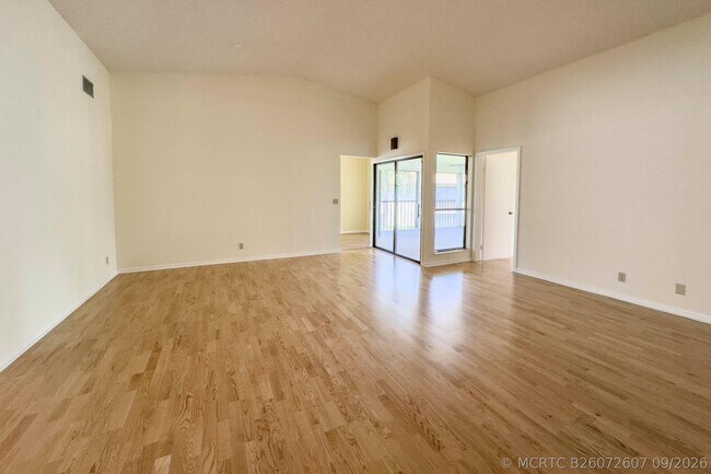 3362 Lucerne Park Dr