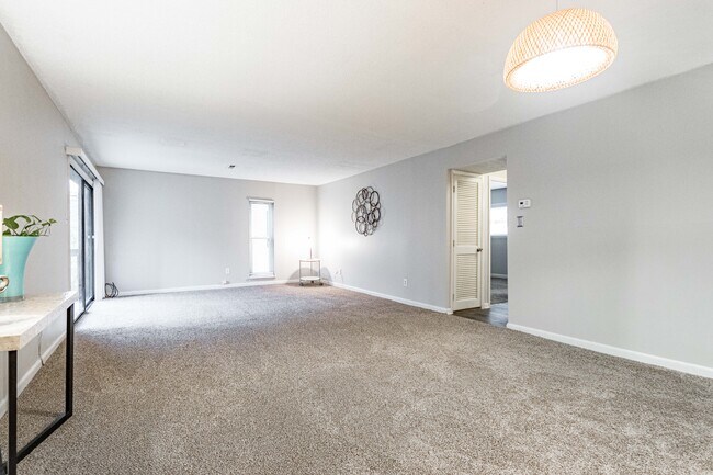 Photo - 631 Pine Ridge Pl