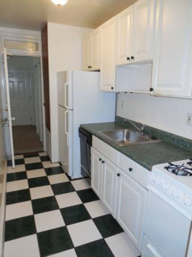 4029 Beecher St NW Unit 4