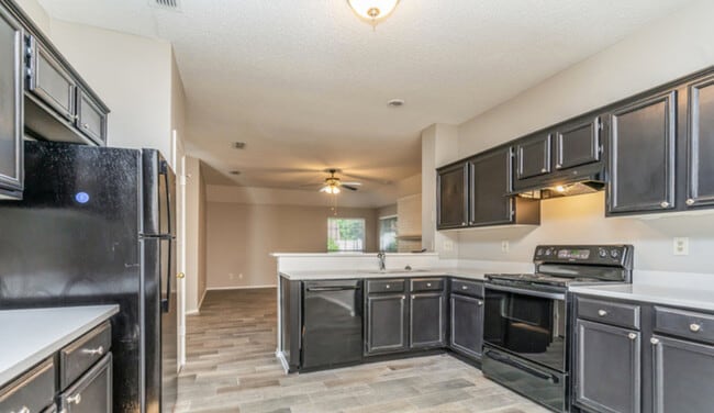 2308 Bennington Dr