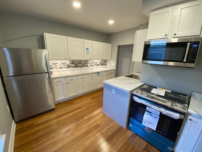 Photo - 460 Alden Ave Unit B