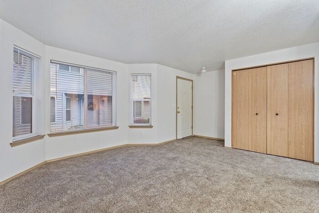 Photo - Now Leasing at Jonathan’s Place – Modern C...