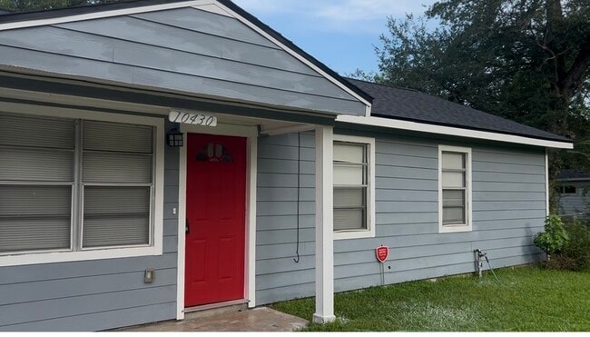 Building Photo - 10430 Wicklowe St