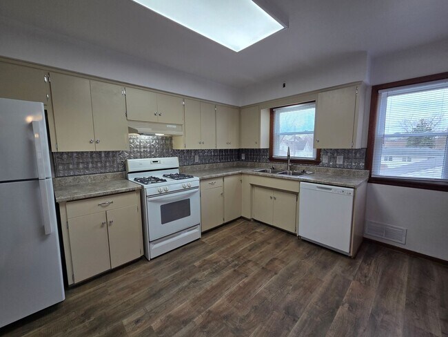 Photo - W 2nd St 1408-1410 Unit 1408-1410-1410