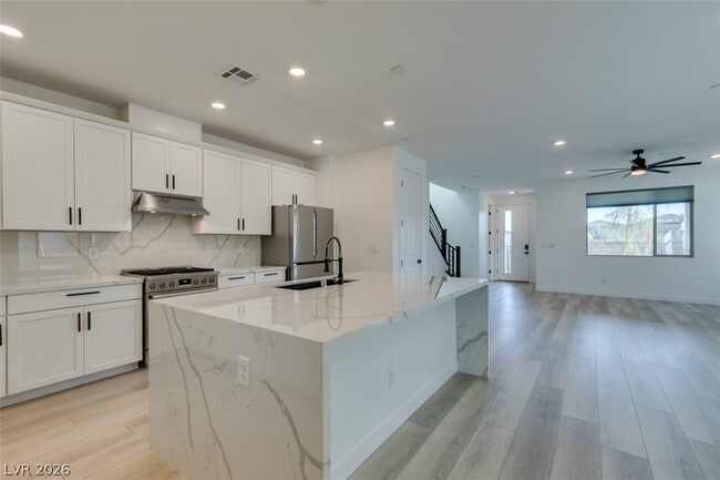 Building Photo - 11537 Cedar Shore Ave