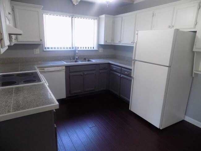 Photo - 2127 Hopkins Dr