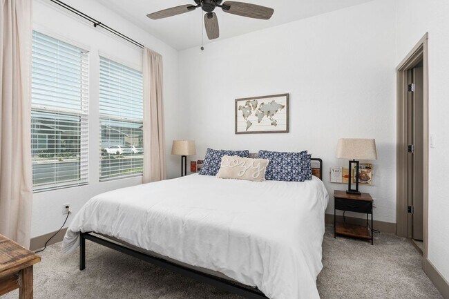 Photo - 336 E Tyler Ct