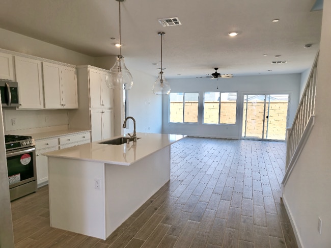 Photo - 2345 N Argyle Ave