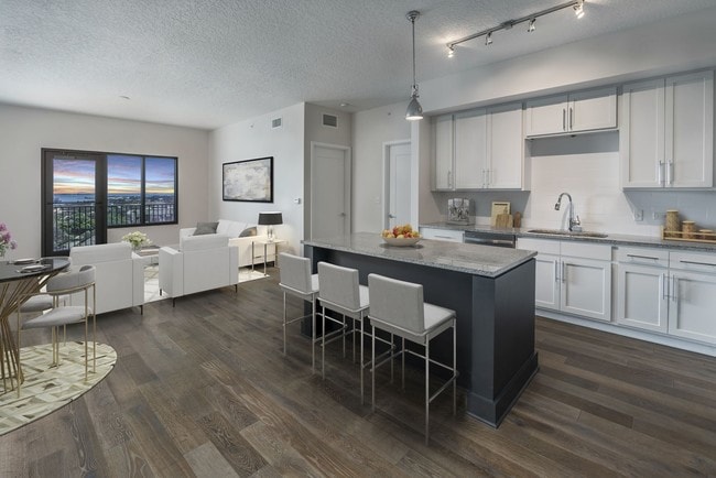 500 Harbour Island