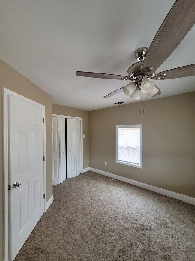 Photo - Franklin Co Royston – Two Bedroom and Two Bathroom Single Family Home - Country Living Convenient...