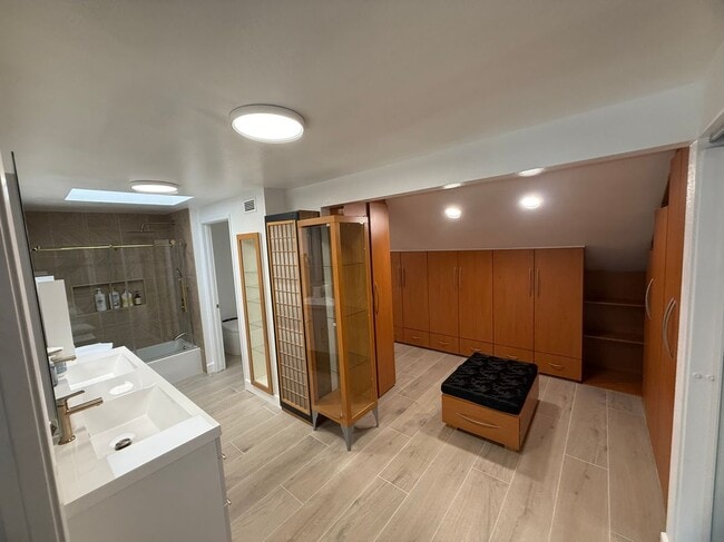 Photo - 10302 Parkview Ave