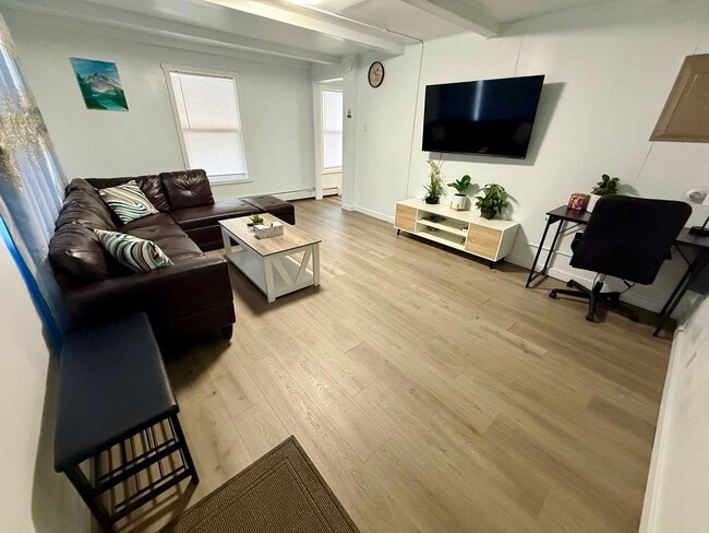 Photo - Eighth Ave - 760 Unidad A