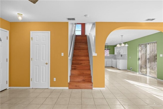 Photo - 22 San Ignacio Ave