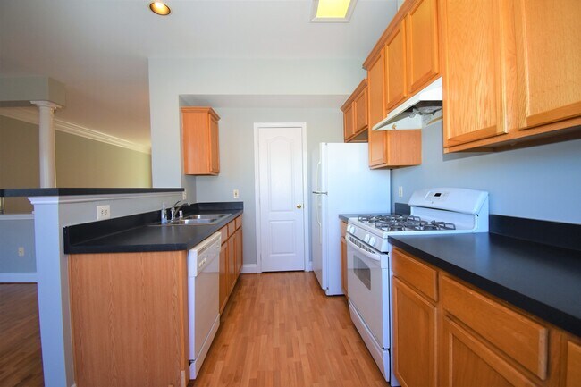 Photo - Fantastic 3 Bedroom 2.5 Bathroom Townhouse in KING FARM!