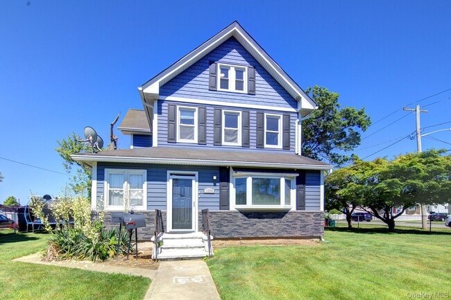 Building Photo - 1250 Woodfield Rd Unit 2