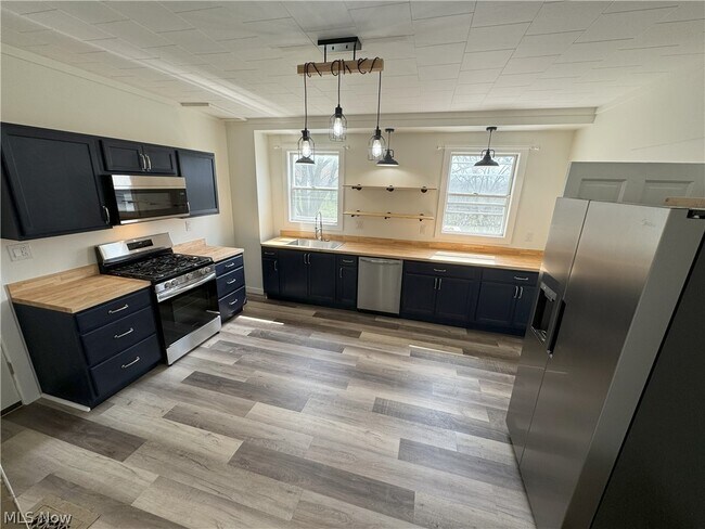 Photo - 426 E Main St