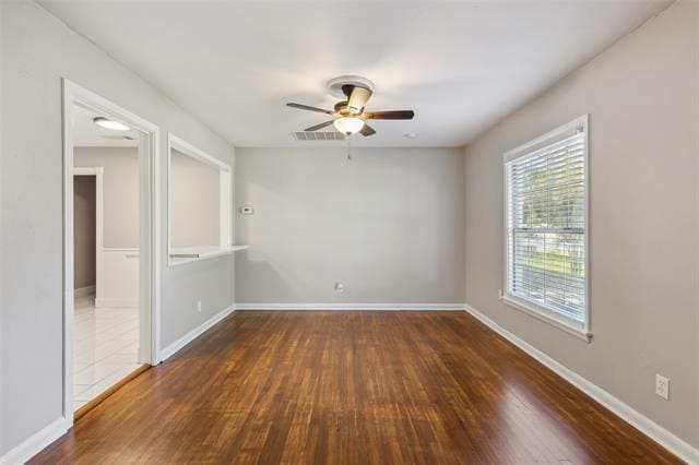 Photo - 832 Bowie St