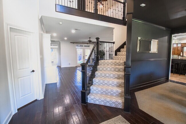 Photo - Luxury Living in Preston Manor