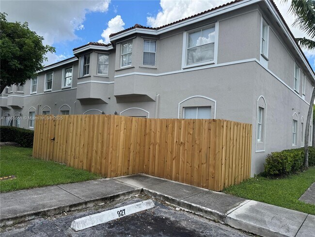 Photo - 2925 SE 16th Ave Unit 100