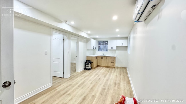 Building Photo - 261 Dixon St