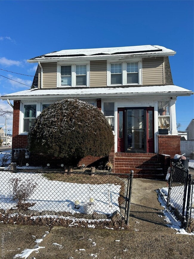 Building Photo - 139 Derby St