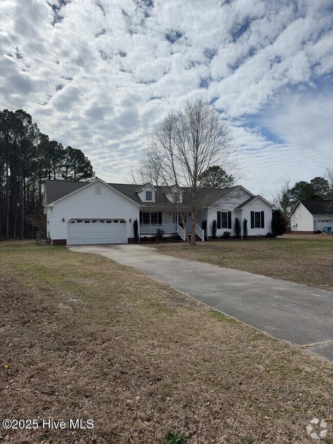 Building Photo - 212 English Walnut Dr Rental