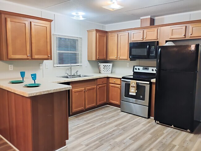 Photo - 110 N Michigan St