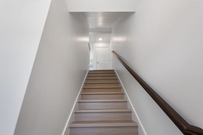 Photo - 384 Chadam Way