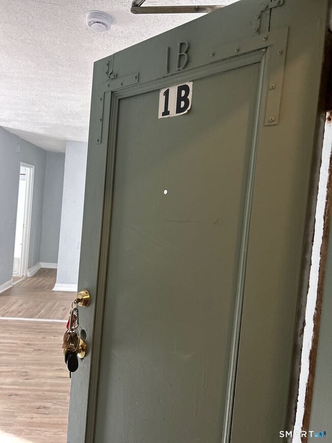 Photo - 305 Parrott Ave Unit 1b