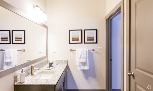 The Norris - 2BR, 2BA - 1145 SF - Aventine Northshore