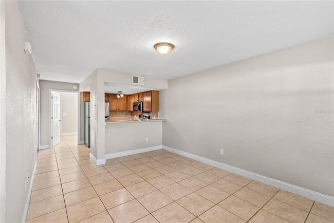 Photo - 210 N East St