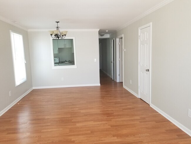 Photo - 736 Savin Ave