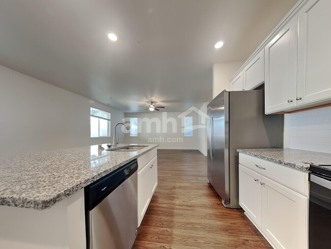 Photo - 13923 106th Ave E