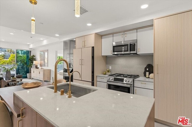 Photo - 1257 N Sweetzer Ave Unit 302