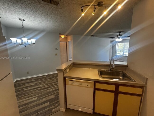 Photo - 3360 Pinewalk Dr N Unit 1324