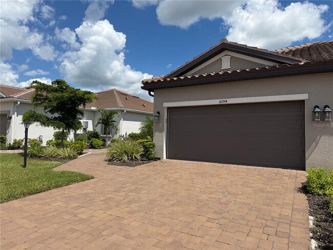 6094 Mesa Gln